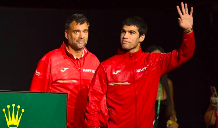 Sergi Bruguera junto a Carlos Alcaraz en la Copa Davis. Fuente: Getty
