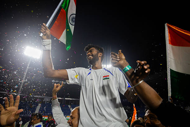 Suresh celebra el pase tras una eliminatoria histórica para India. Fuente: Getty