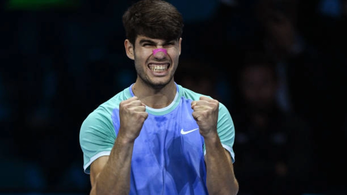 Carlos Alcaraz habla en rueda de prensa en las ATP Finals 2024. Foto: Getty