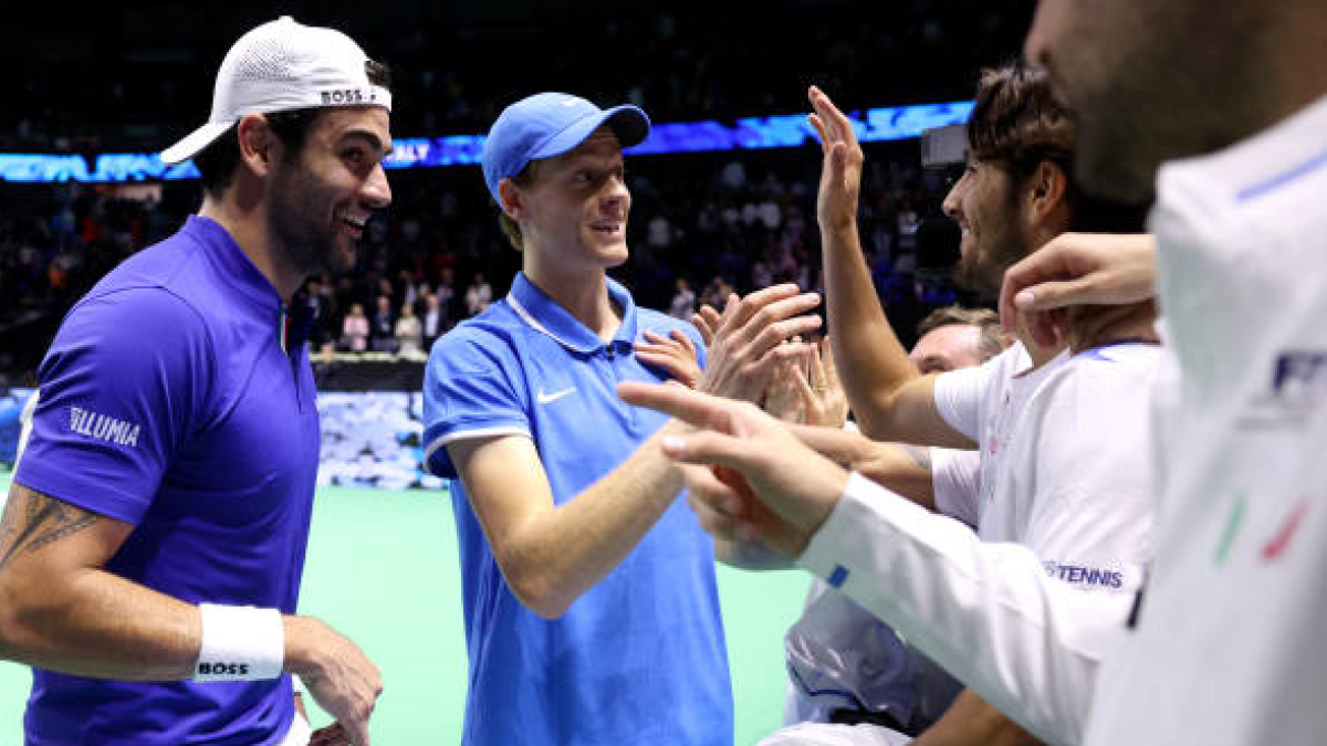 Matteo Berrettini and Jannik Sinner in the 2024 Davis Cup. Photo: getty