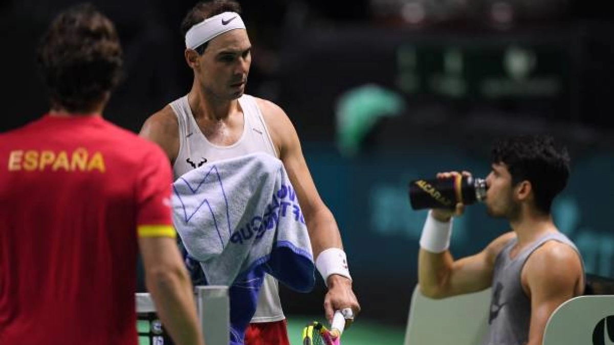 Rafael Nadal y Carlos Alcaraz, durante su entrenamiento.