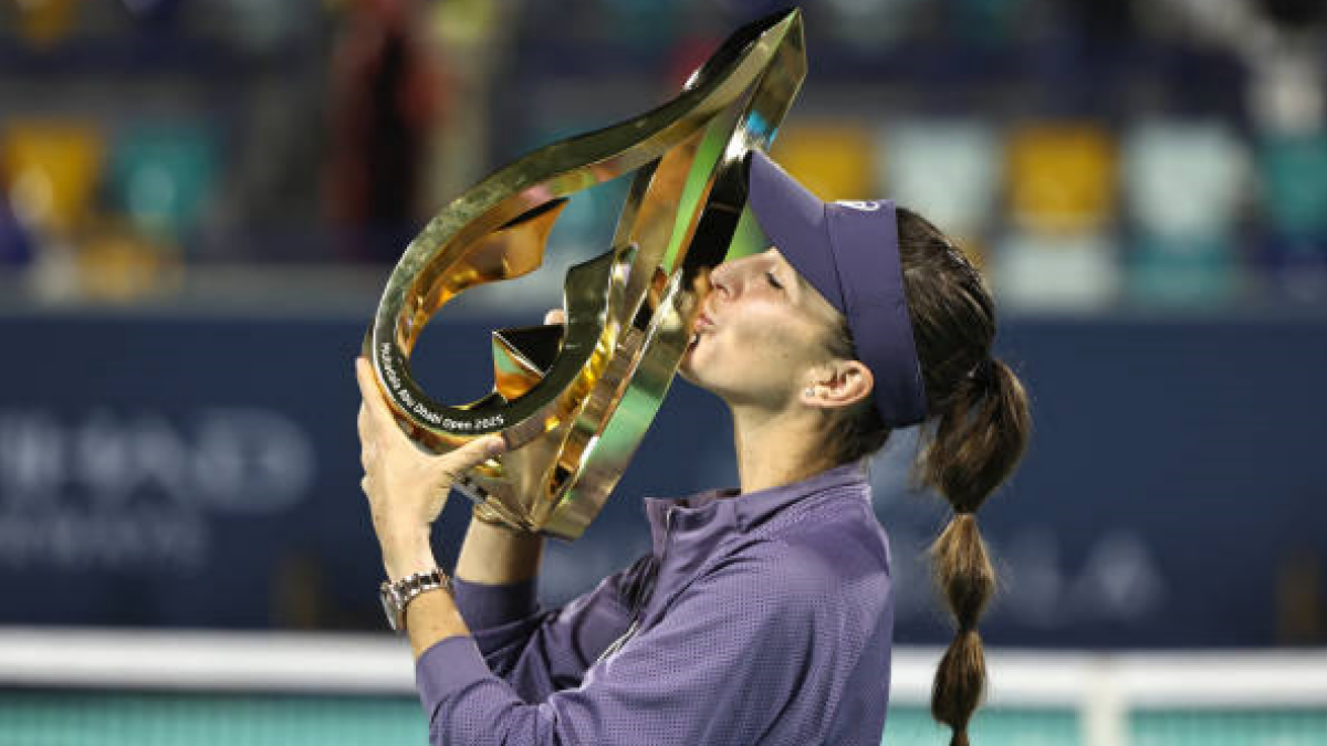 Belinda Bencic at the WTA Abu Dhabi 2025. Photo: Getty