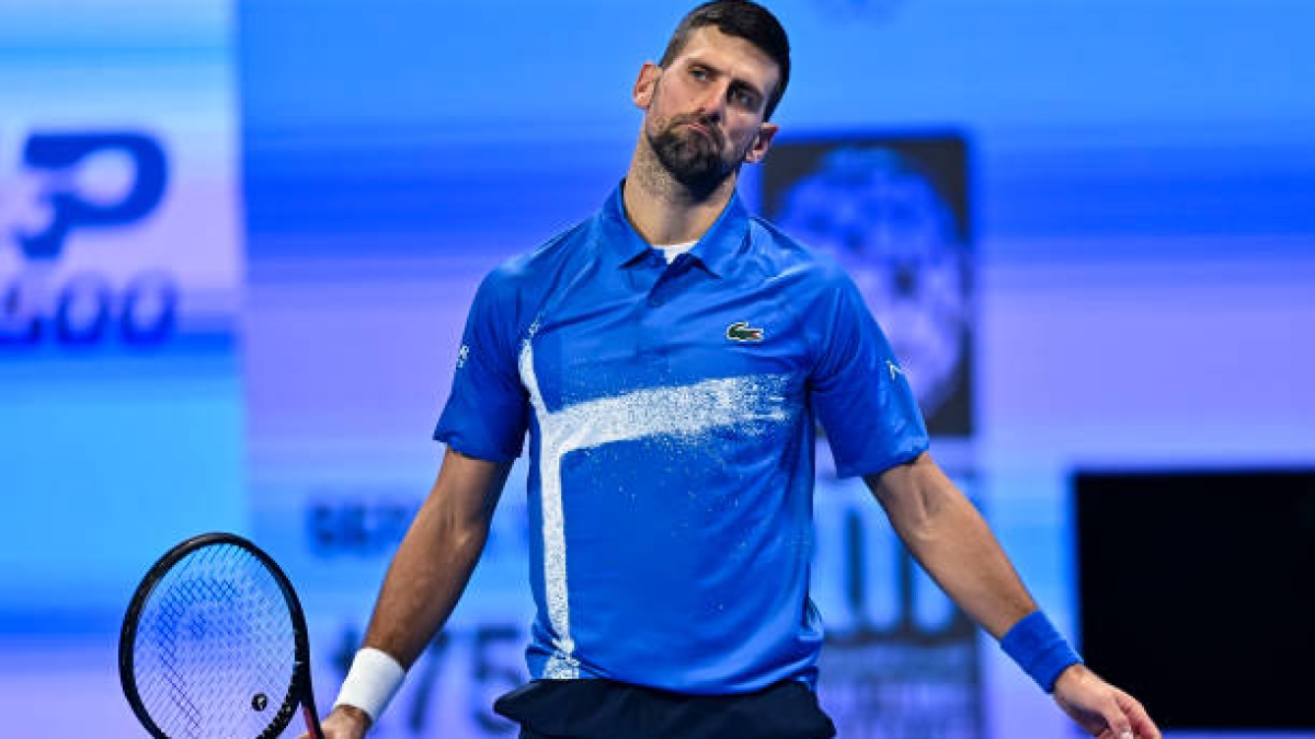 Pillan a Djokovic marchándose de Doha con una fuerte cojera. Foto: Getty