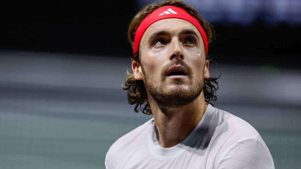 Tsitsipas joins the stellar line-up to play at the Conde de Godó 2025. Photo: Getty.