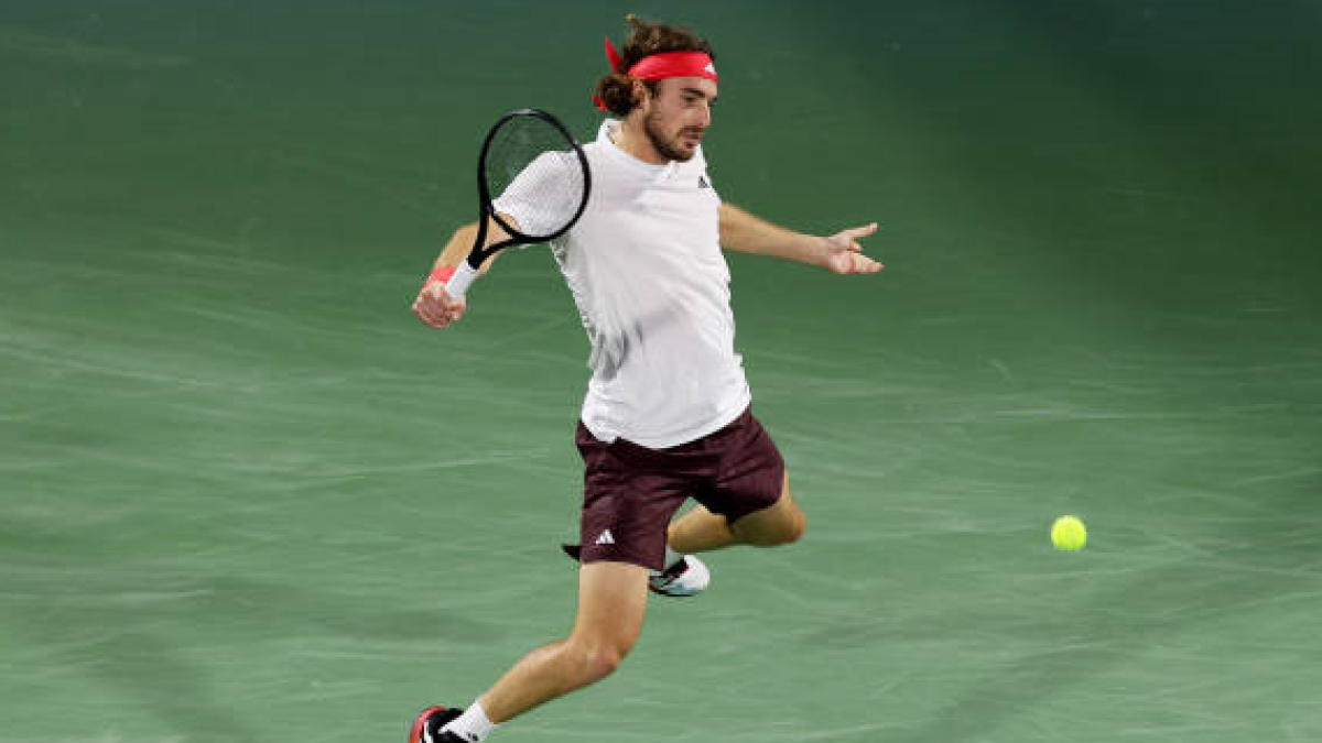 Stefanos Tsitsipas en el ATP de Dubái 2025. Foto: getty