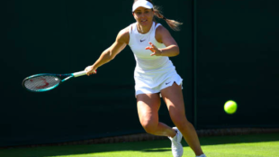 Paula Badosa supera el debut en Wimbledon.